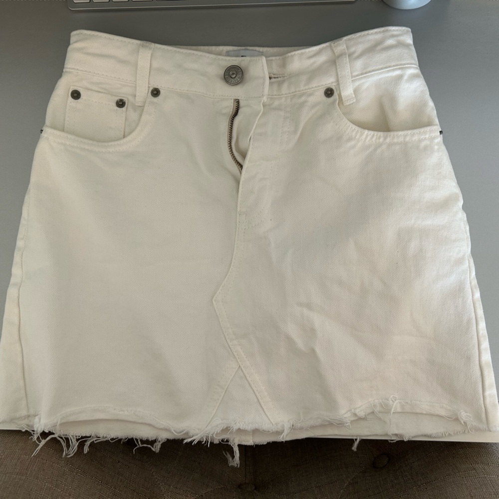 White denim skirt